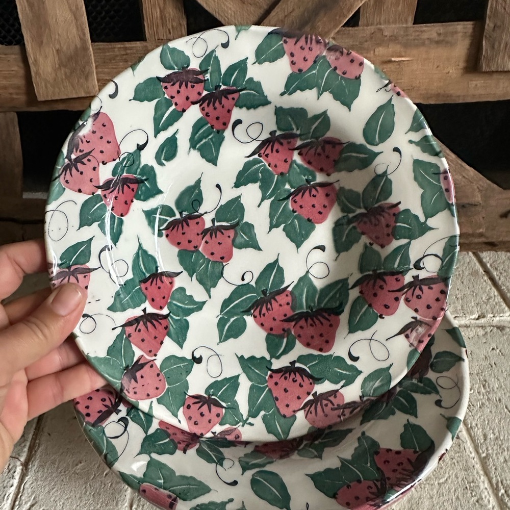 Grindley Garden Fruits Strawberry Set Of 2 9" Rim Soup Bowls (48)
